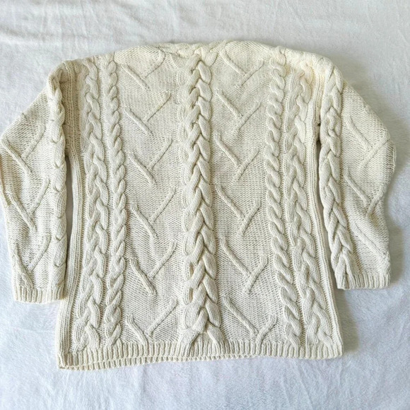Vintage Cream  and white cable knit cardigan sweater - Picture 2 of 7